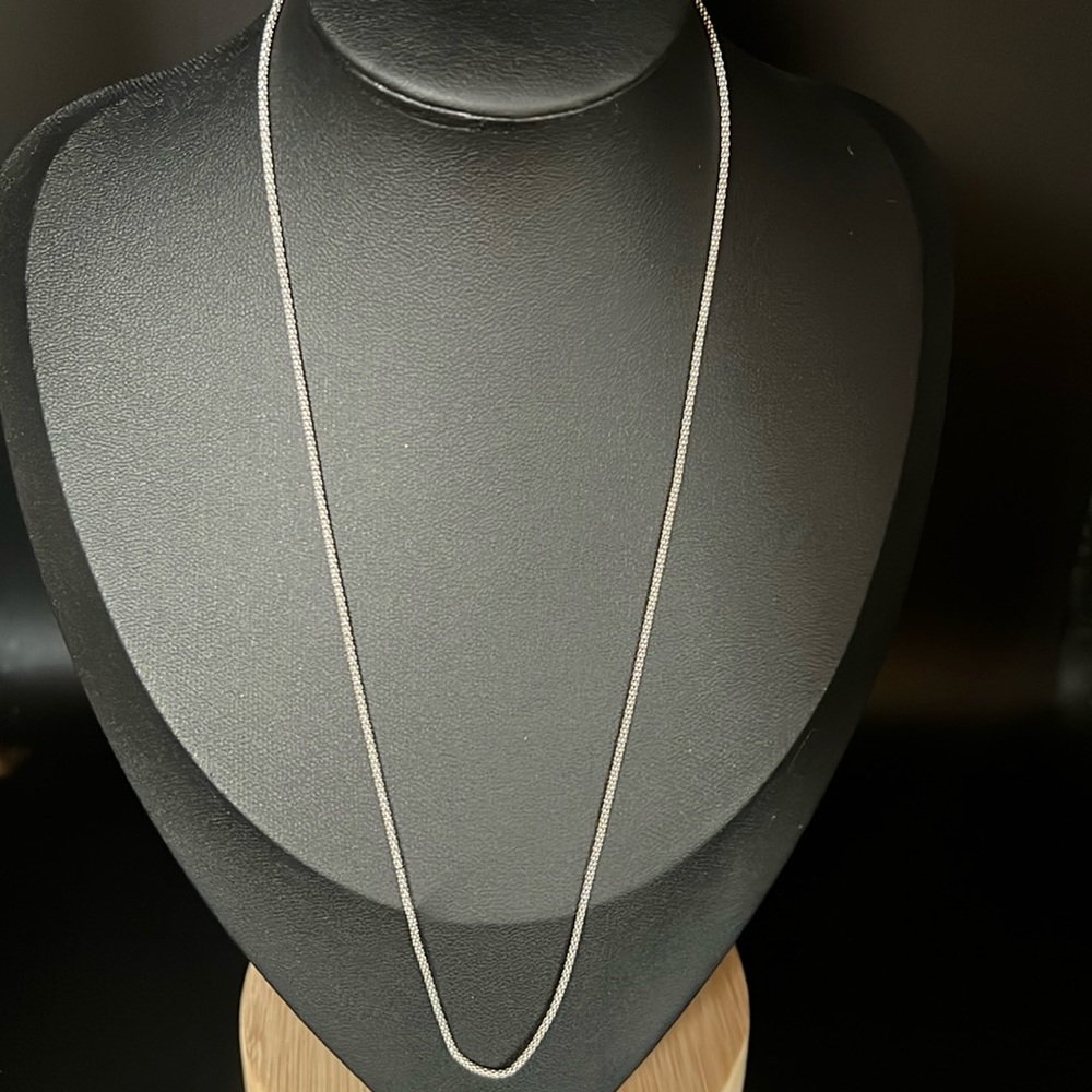 18k white gold 750 stamped necklace